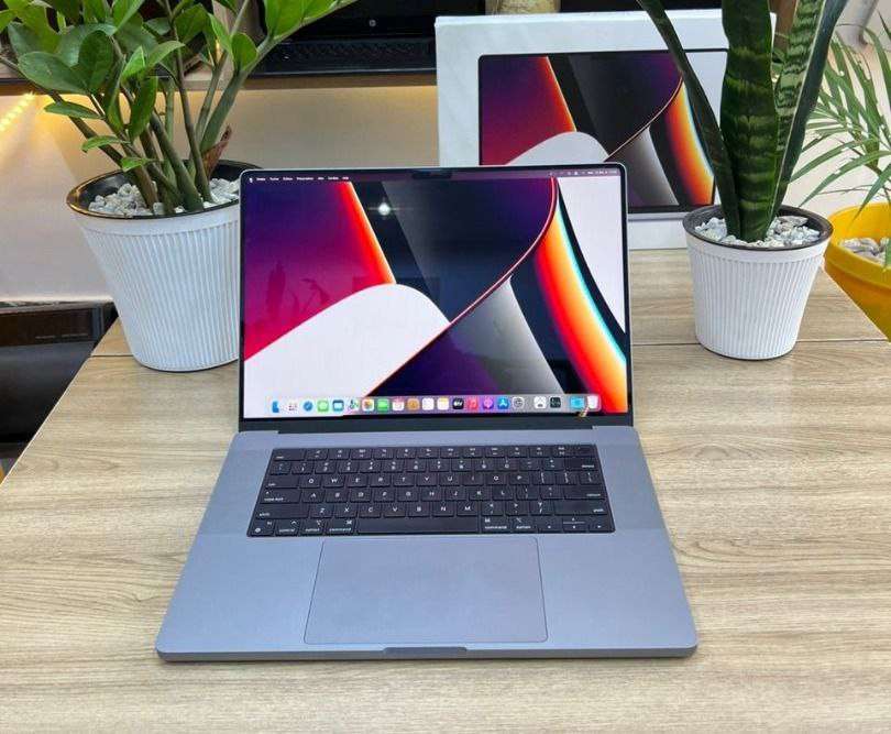 MACBOOK PRO TOUT NEUF * M1 PRO MAX