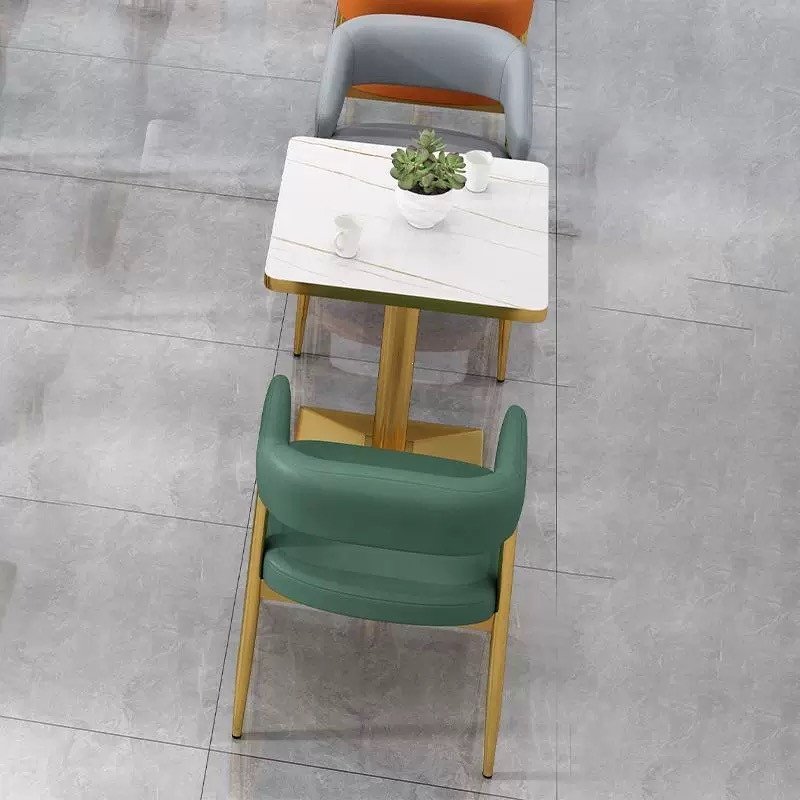 Ensembles de tables et chaises pour salons de thé au lait, restaurants et cafés — adaptés aux établissements de restauration